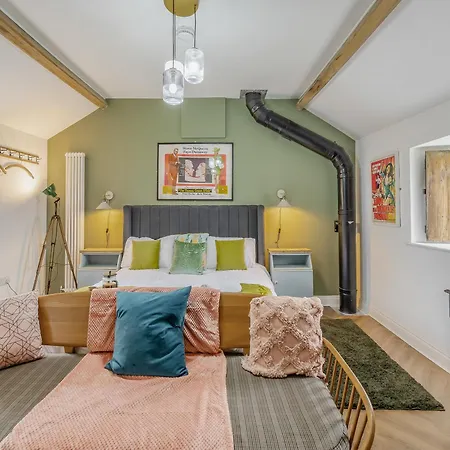 Hall Barn * East Ayton