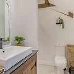 Holiday home Hall Barn *