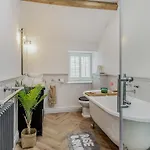 Hall Barn Holiday home *