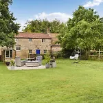 Hall Barn Holiday home